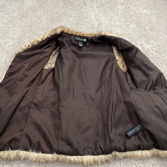 Forever 21 Faux Fur Vest - Picture 5 of 7